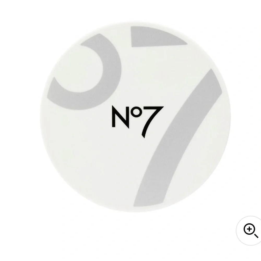 No7 NEW Flawless Finishing Loose Powder Light